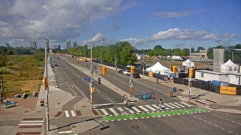 Traffic camera image at 2025-08-24 14:20:04