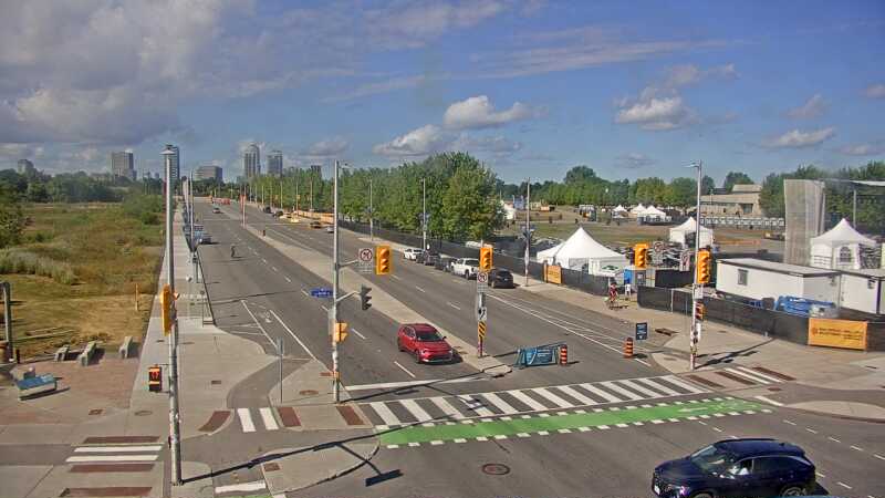 Traffic camera image at 2025-08-24 14:30:05