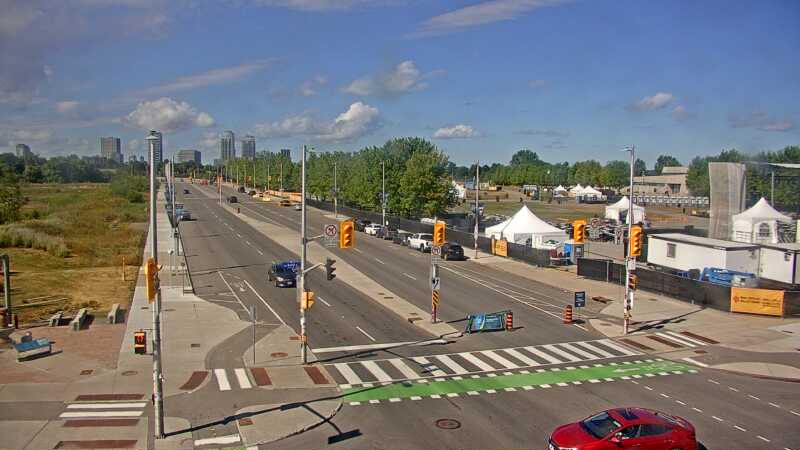 Traffic camera image at 2025-08-24 14:40:05