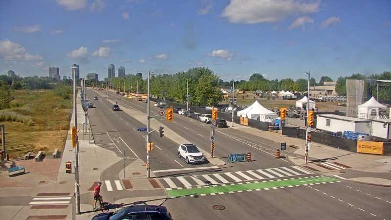 Traffic camera image at 2025-08-24 15:10:05