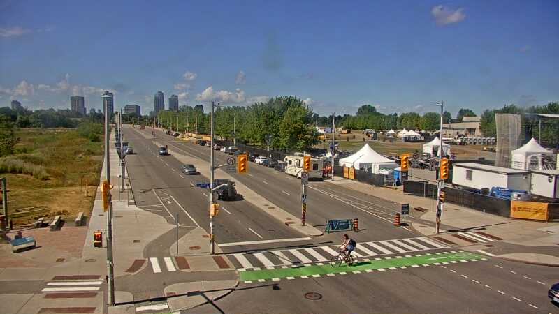 Traffic camera image at 2025-08-24 15:30:07