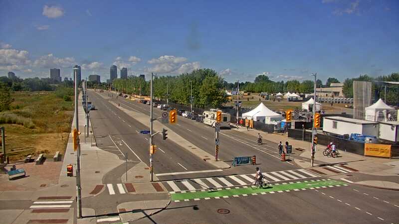 Traffic camera image at 2025-08-24 15:40:05