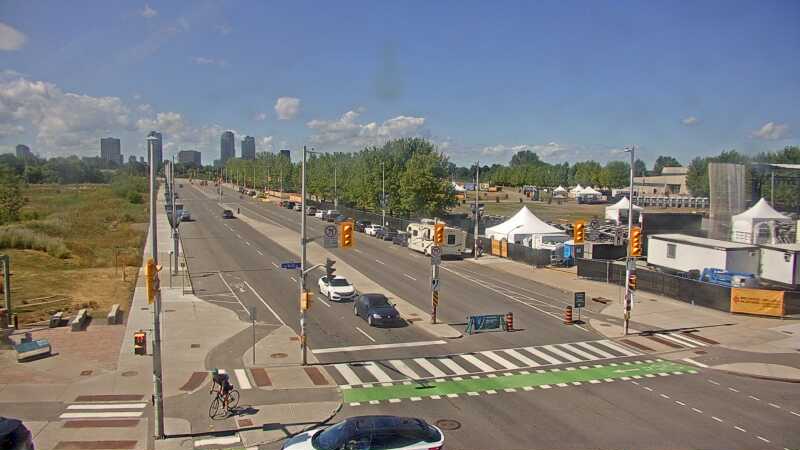 Traffic camera image at 2025-08-24 15:50:05