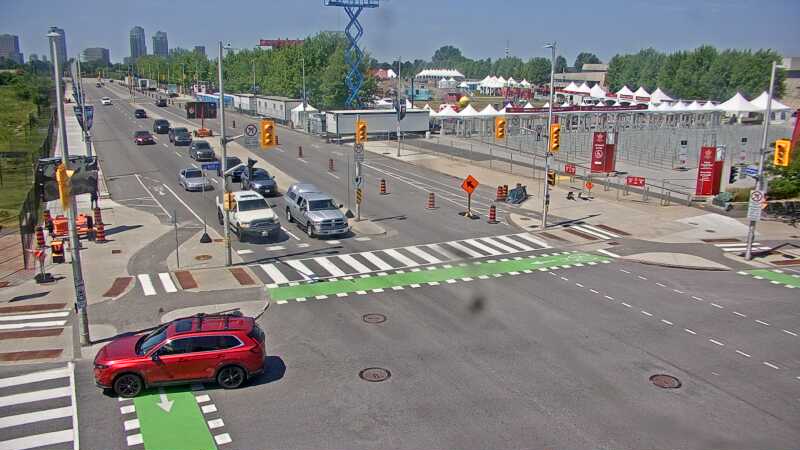 Traffic camera image at 2025-06-30 15:40:04