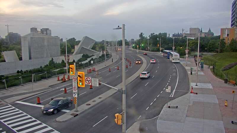 Traffic camera image at 2025-07-06 00:40:04