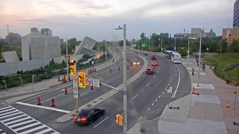 Traffic camera image at 2025-07-06 00:50:04