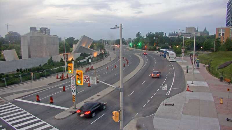 Traffic camera image at 2025-07-06 01:00:10