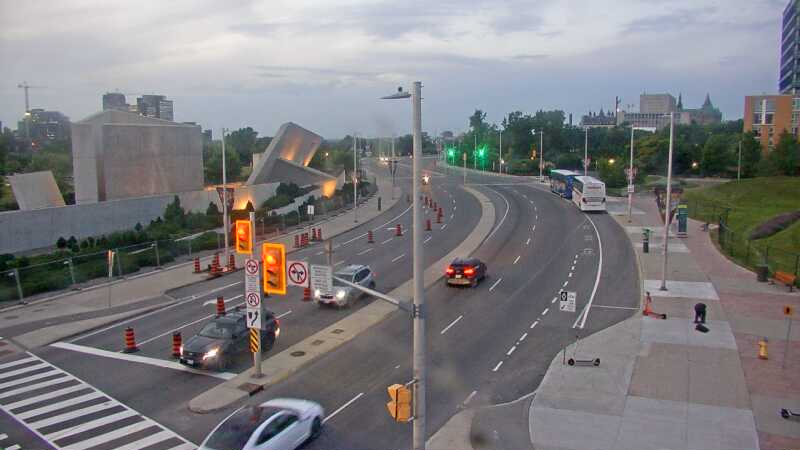 Traffic camera image at 2025-07-06 01:05:13