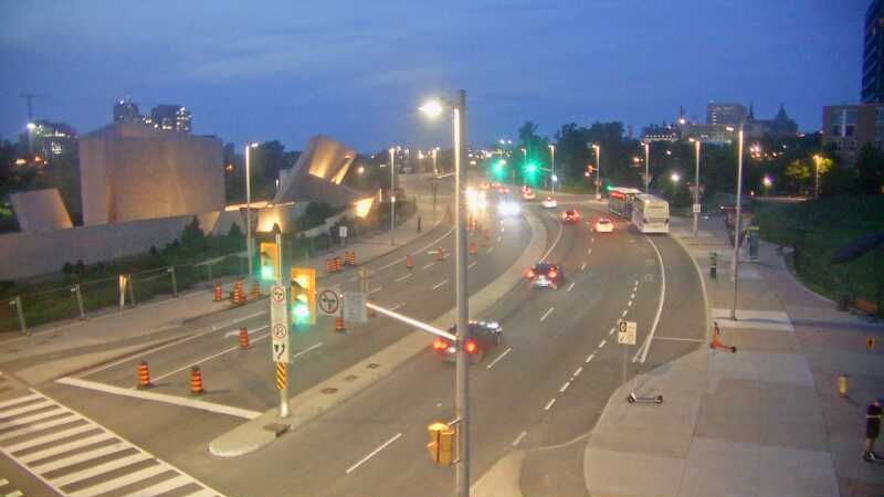 Traffic camera image at 2025-07-06 01:25:22