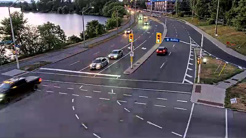 Traffic camera image at 2025-08-25 00:10:25