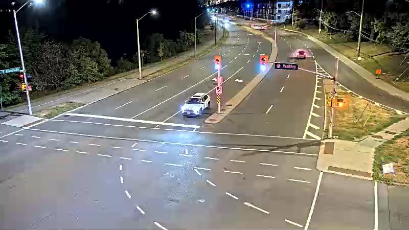 Traffic camera image at 2025-08-25 02:40:22