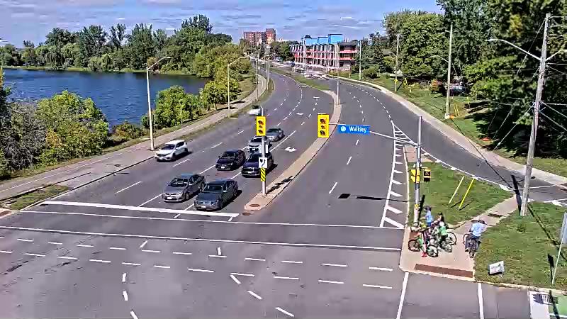 Traffic camera image at 2025-09-14 17:45:33