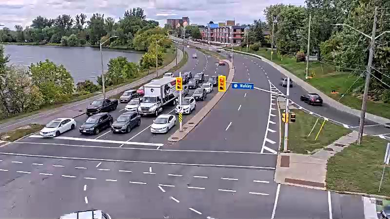 Traffic camera image at 2025-09-18 20:15:30