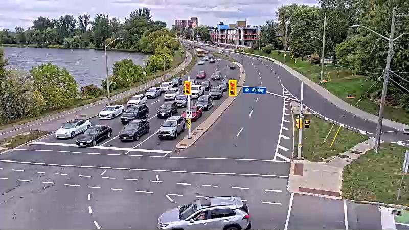 Traffic camera image at 2025-09-18 20:25:30
