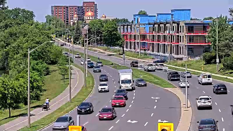 Traffic camera image at 2025-06-30 17:40:26