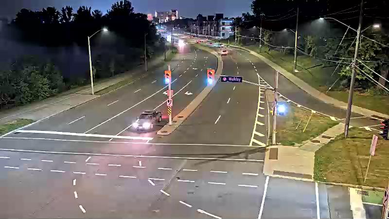 Traffic camera image at 2025-07-31 01:40:27