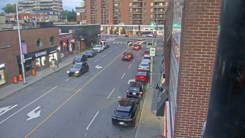 Traffic camera image at 2025-08-25 00:00:28