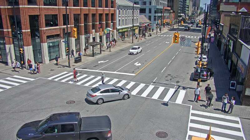 Traffic camera image at 2025-06-30 16:37:22