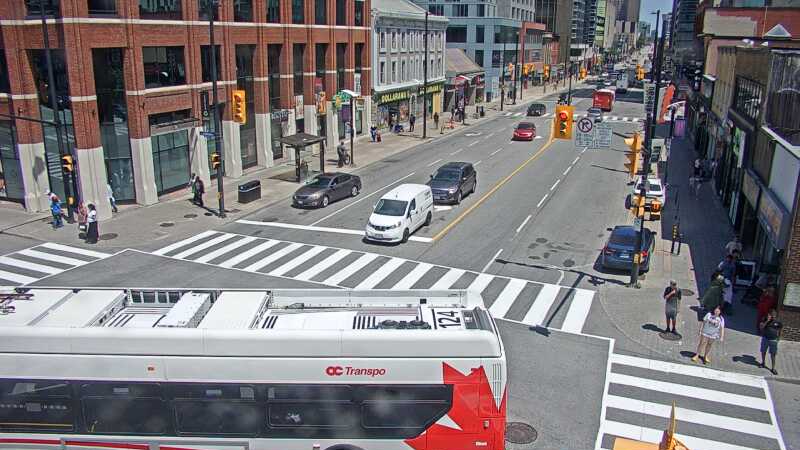 Traffic camera image at 2025-06-30 17:00:33