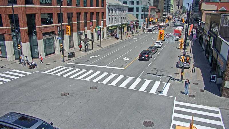 Traffic camera image at 2025-06-30 17:40:26