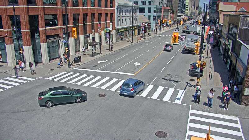 Traffic camera image at 2025-06-30 18:00:28
