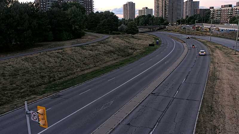 Traffic camera image at 2025-08-25 00:00:28