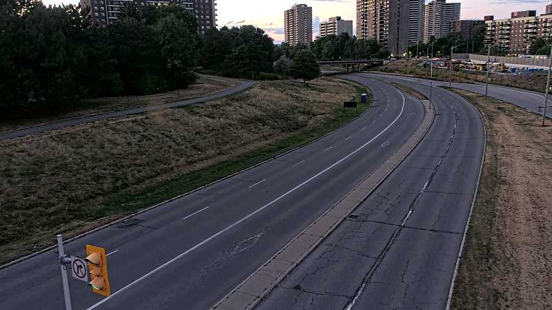 Traffic camera image at 2025-08-25 00:05:32