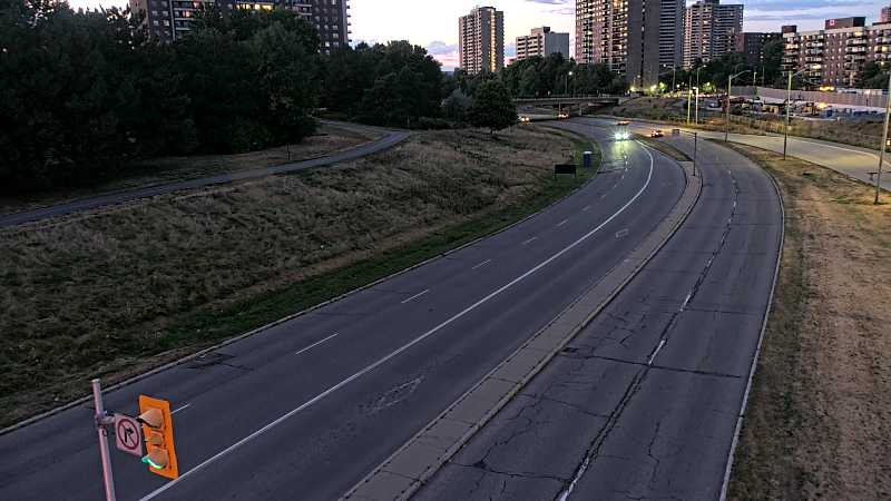 Traffic camera image at 2025-08-25 00:15:27