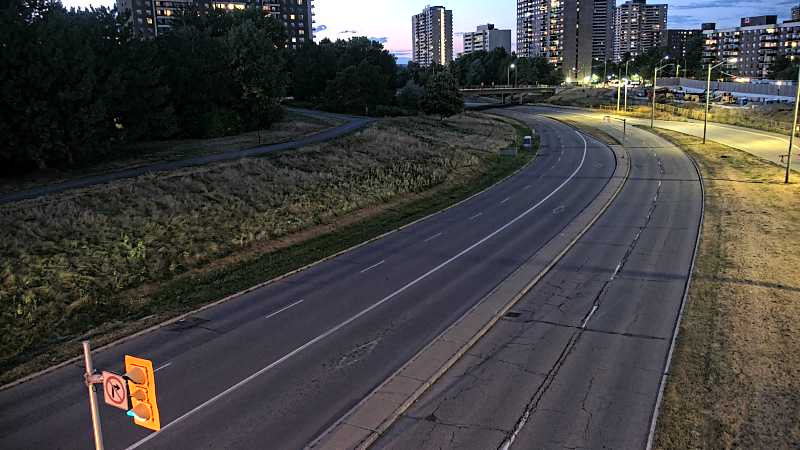 Traffic camera image at 2025-08-25 00:25:31