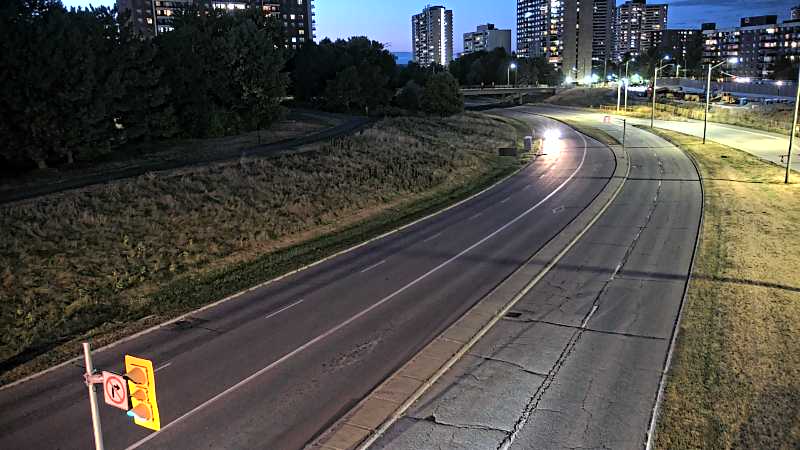 Traffic camera image at 2025-08-25 00:35:25