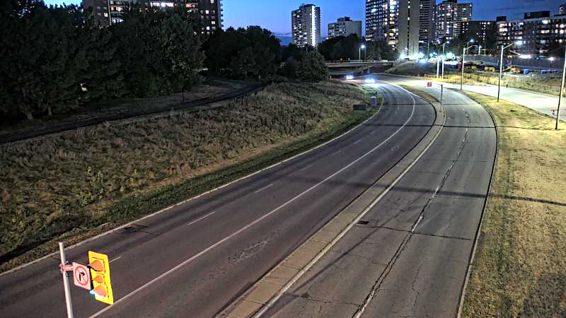 Traffic camera image at 2025-08-25 00:40:25