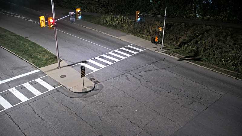 Traffic camera image at 2025-09-18 00:35:24
