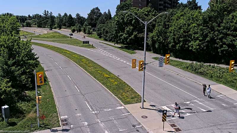 Traffic camera image at 2025-06-30 16:05:24