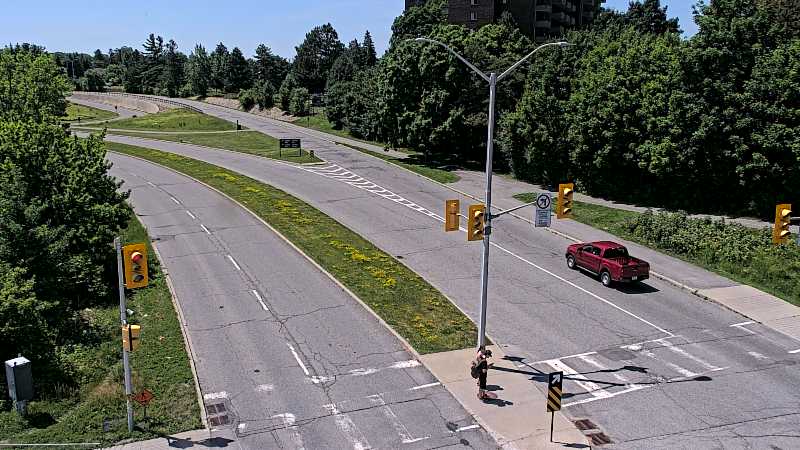 Traffic camera image at 2025-06-30 16:10:37