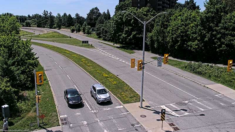 Traffic camera image at 2025-06-30 16:37:22