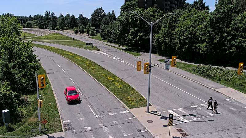 Traffic camera image at 2025-06-30 16:40:27