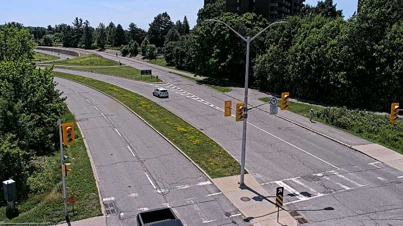 Traffic camera image at 2025-06-30 17:25:41