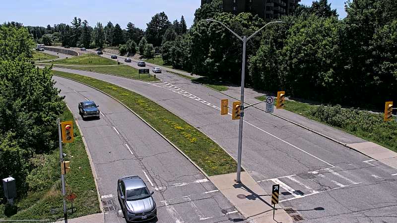 Traffic camera image at 2025-06-30 17:37:01