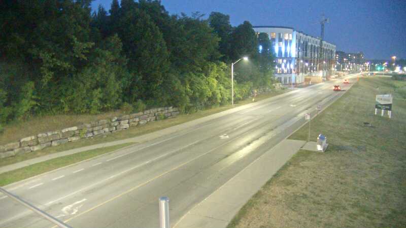 Traffic camera image at 2025-08-04 01:05:22