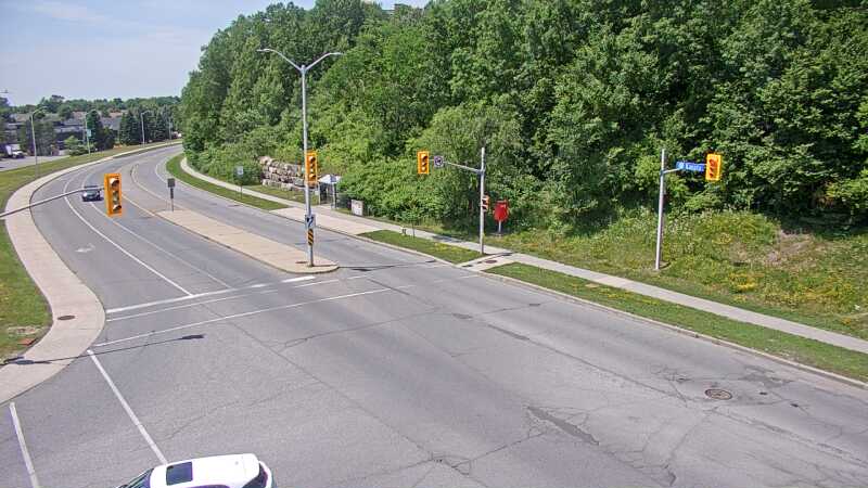 Traffic camera image at 2025-06-30 17:37:01