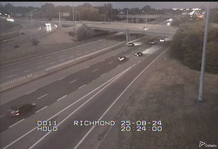Traffic camera image at 2025-08-25 00:25:32