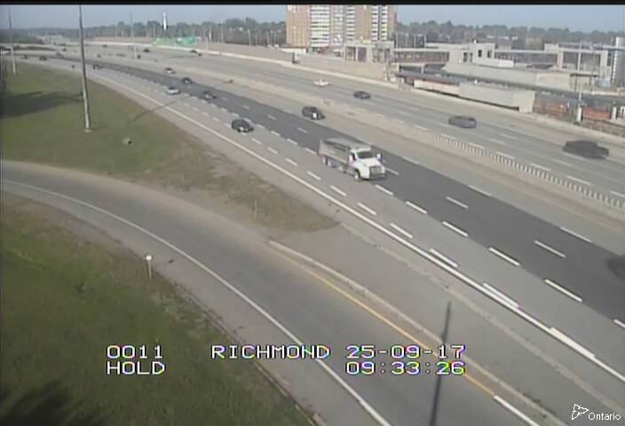 Traffic camera image at 2025-09-17 13:35:27