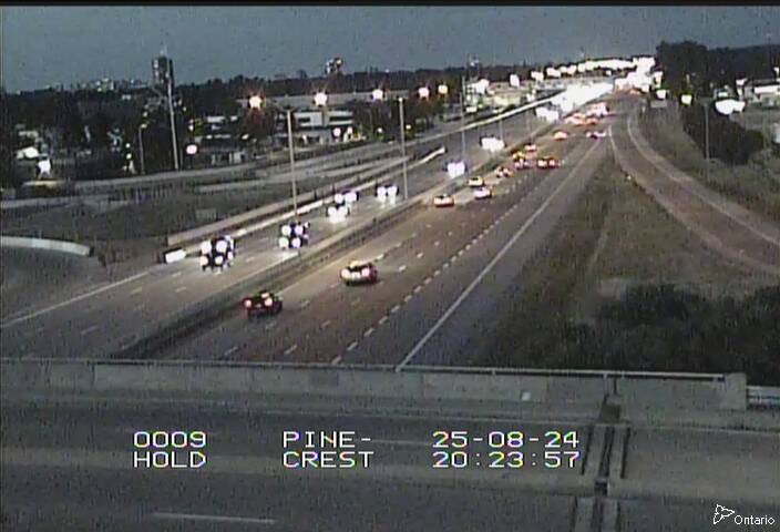 Traffic camera image at 2025-08-25 00:25:32