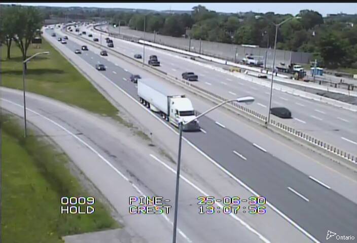 Traffic camera image at 2025-06-30 17:10:37
