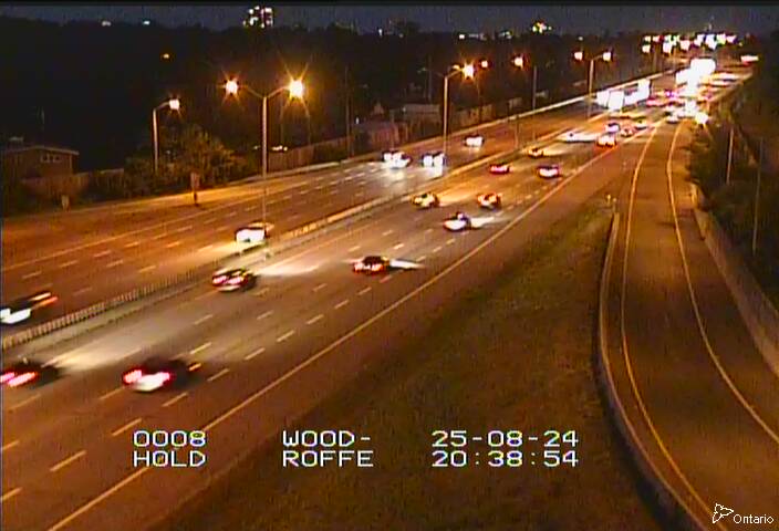Traffic camera image at 2025-08-25 00:40:27