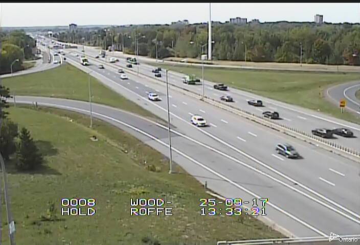 Traffic camera image at 2025-09-17 17:35:32