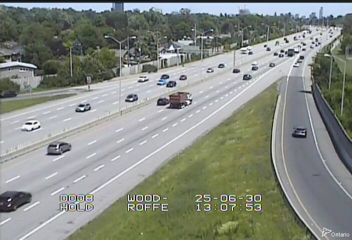 Traffic camera image at 2025-06-30 17:10:37