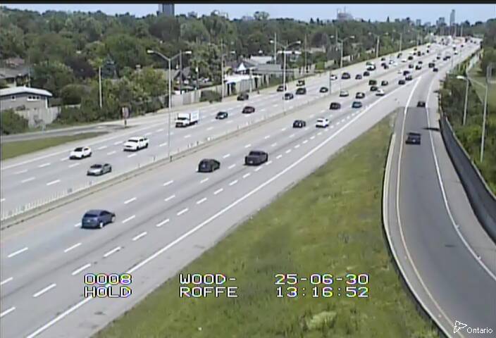 Traffic camera image at 2025-06-30 17:20:42