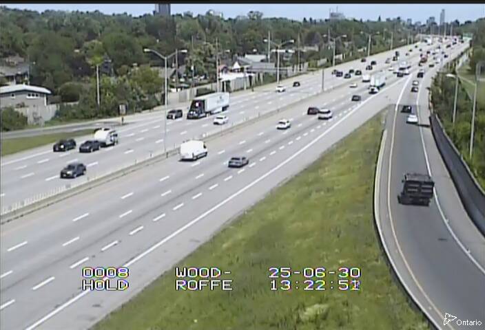 Traffic camera image at 2025-06-30 17:25:43