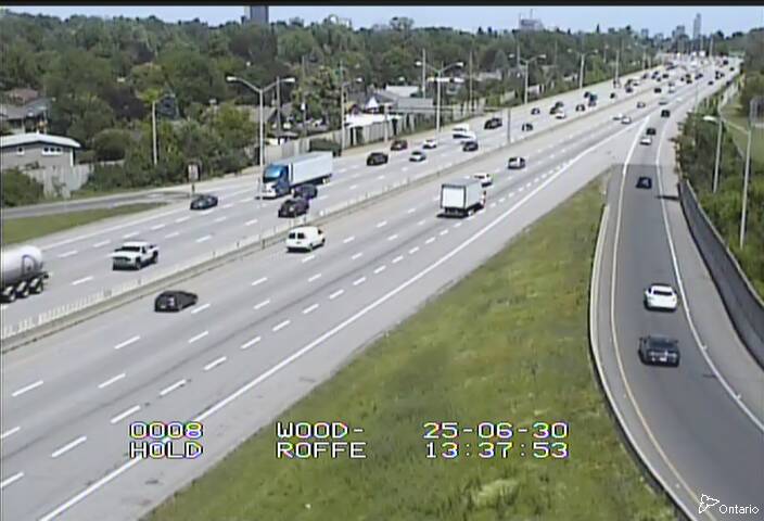 Traffic camera image at 2025-06-30 17:40:27
